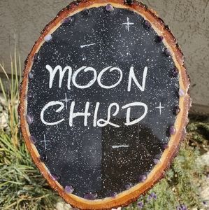 Wood slice sign decor